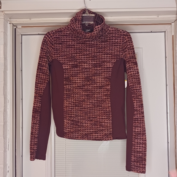 Nike Tops - 2 for $14 - Nike Maroon/Brown Turtle neck Long Sleeve Top Size Medium